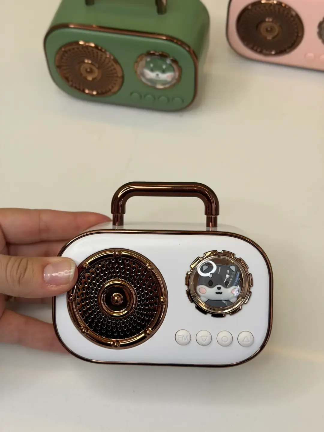 Beyaz Retro Radyo / Ses Bombası — görsel 2