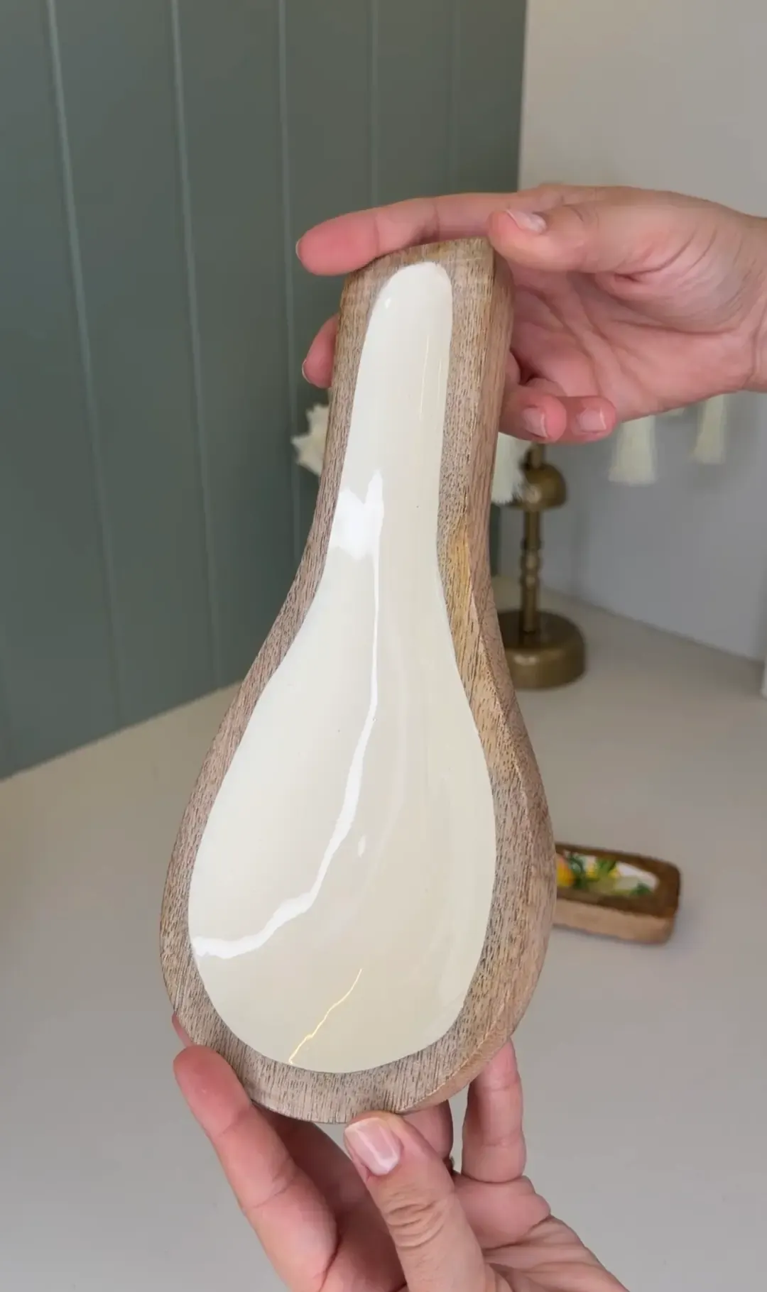 Mango Ağacı Krem Kirli Kaşıklığı